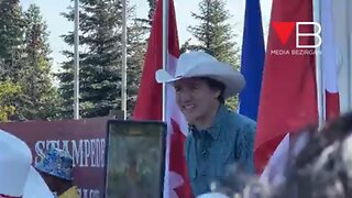 From Trudeau´s crowd someone yelled if he´s a Fidel Castro´s son