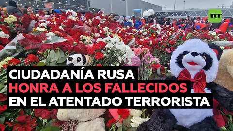 Más de 10.000 personas llevan flores al lugar del atentado terrorista