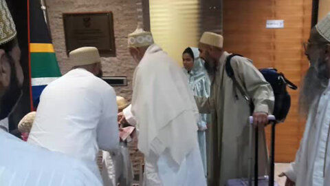 WATCH: Syedna Mufaddal Saifuddinin arriving in Cape Town