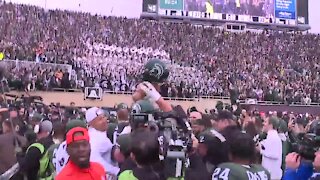 Kenneth Walker shines as Michigan State beats Michigan