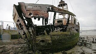 ABANDONED BOAT FOUND MEANWHILE STRANDED ON ISLAND!