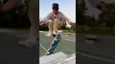 Nicely scooped 360 shuv to front axle stall by Willow #skateboard # #skateboarding #skate
