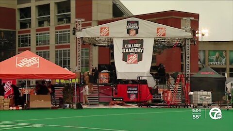 ESPN College GameDay's Rece Davis, Desmond Howard preview Michigan vs. Michigan State