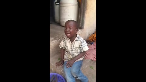 BABY CRYING FUNNY VIDEO 😂😂😂😂