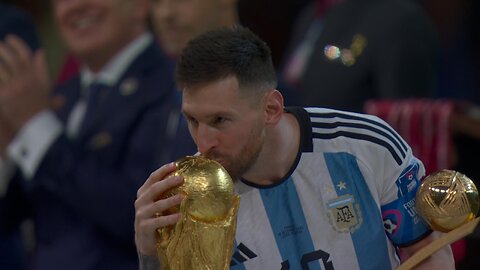 Free 4K Football - Lionel Messi World Cup Trophy ⚽️