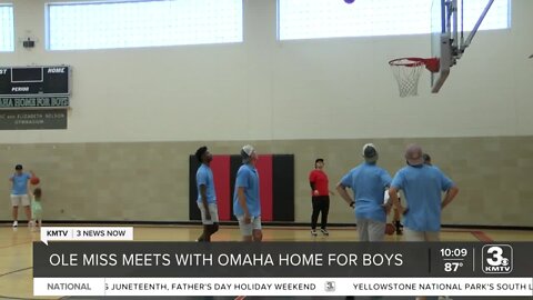 Ole Miss baseball team meets with Omaha Home For Boys