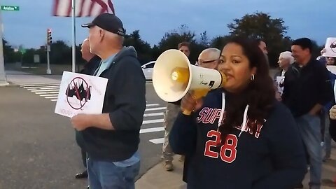 The Rally against the Floyd Bennett Field #migrantshelter at the Entrance 10/25/23 #migrantcrisis