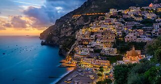 Italy 🇮🇹 - via krupp walking tour in Capri City - HDR with Binural Audio