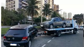 Prefeitura do Rio reboca 714 veículos na orla da praia