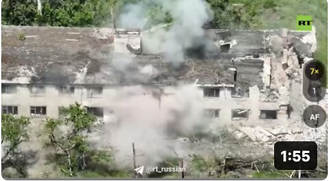 🇷🇺🇺🇦 Footage of FPV kamikaze strikes on Ukrainian Armed Forces positions in Krasnogorovka.