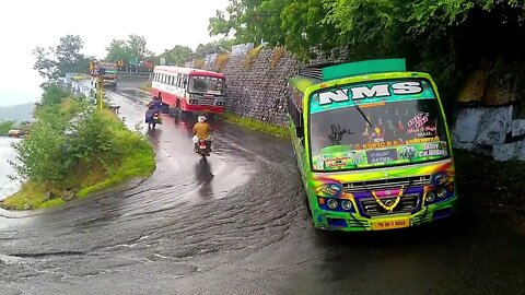 PikUp And Private Bus Turning Small Difficulty Risk driving Dhimbam Hills Road