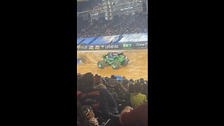 Gravedigger backflip Monster Jam 23