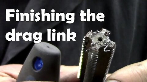 Defender drag link - cleaning the thread with a tap and setting the length