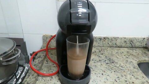 Preparando um Chococino - Cafeteira Nescafé Dolce Gusto Mini Me Preta