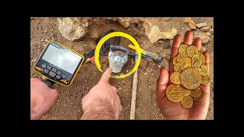 FOUND TREASURE CHEST WHİLE METAL DETECTİNG / TREASURE HUNT