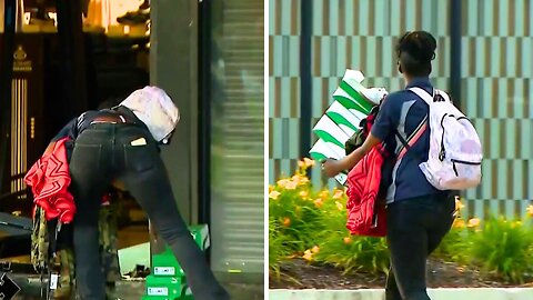 Chicago Foot Locker Smashed-and-Grabbed LIVE on Local News