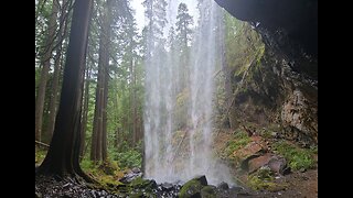 Travel Adventure Oregon - A Highway of Waterfalls & Mysterious Volcano