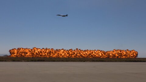 B-1 Lancer bomb run and aileron roll, Edwards AFB Airshow