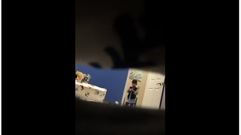 Dad pranks his kids with awesome blanket scare