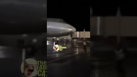 Boeing 747 Airplane Crash into Hanger Explosion #airplanecrashes #boeing747 #fails