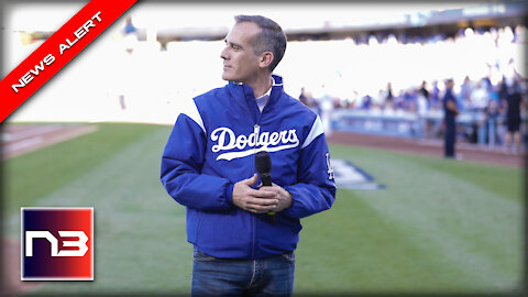WATCH What Happens When LA Dodgers Fans See Their Mayor on the Jumbotron - it was So Loud