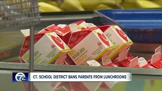Ban on parents at school lunchrooms?