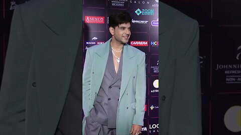 Karan Kundrra At Bollywood Hungama Style Icons Awards 2023 💃❤️