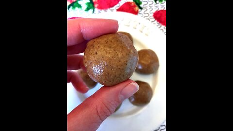 Almond Butter Energy Balls (Keto Diet)