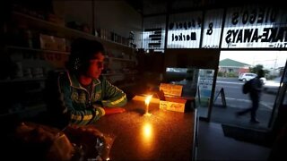 AFRICAN DIARY-SOUTH AFRICA TURNS TO SOLAR TO HELP STOP POWER CUTS.