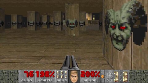 Doom II, DOS, 1995 - 100% Level 18, The Courtyard