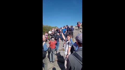 In Berlin, Ukrainian nationalists stage a provocation during Victory Day trying to block access to the monument to the fallen Soviet soldiers