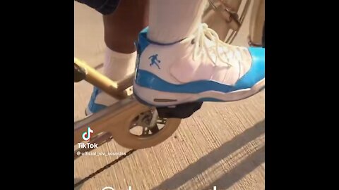 Man spotted wearing Fake Jordan’s