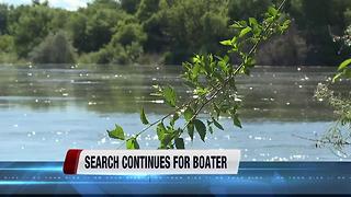 Crews searching for man who fell out of a boat in the Snake River