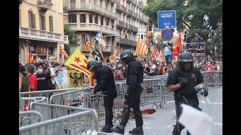 La manifestación de la Diada carga contra el Gobierno de Aragonès (ERC)