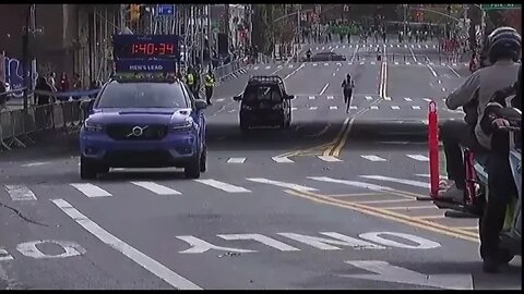 Shock Video Lead Runner Collapses During New York City Marathon
