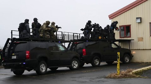 Navy EOD, Icelandic Police Breach House - Northern Viking 22