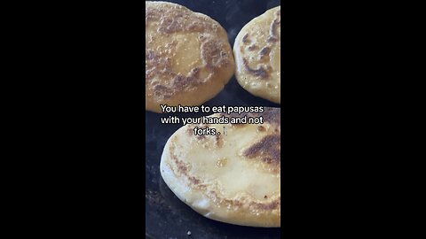 Make papusas with me :) #papusas #centralamerican #centralamericanfood #crema #food #foodie