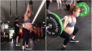 A pregnant woman is the queen of the gym!