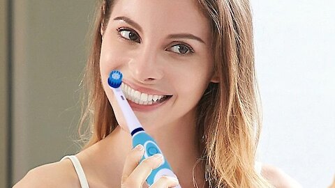 Rotating Electric Toothbrush Battery Operated with 4 Brush Heads