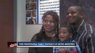 Families get professional photos for Christmas