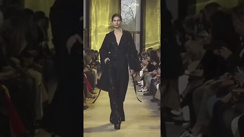 Elie Saab RTW Fall/Winter 2022-23 Collection