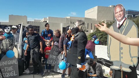 SOUTH AFRICA - Cape Town - Guerilla Zombie March by Reclaim the City and the Yes Men (Video) (csz)