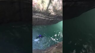 Jumping in waterfalls in Dominican Republic 🇩🇴