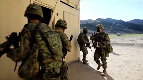 US Marines, JGSDF Soldiers Simulate Combat Assaults - Iron Fist 2022