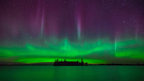 Spectacular Northern Lights Illuminate Voyageurs National Park