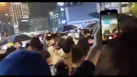 CCP officers cracking down on the protesters in Hangzhou, mass arrests