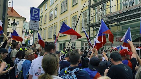 Šest pilířů lásky a úcty, na kterých stojí národ