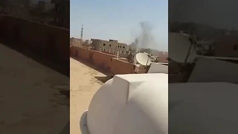 🛑Fortes combates entre o exército sudanês e o RSF na capital do país e perto da base aérea de Marawi