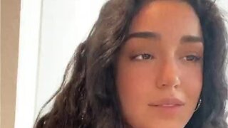 La hija de Eduardo Capetillo presume de su talento vocal en inglés