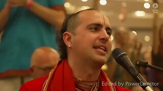 Aaradhakananda canta Sri Vitthala Giridhari Parabrahmane Namaha